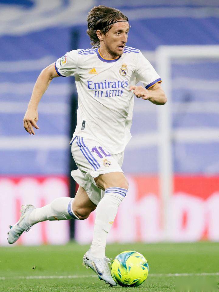 18场制造11球！曼城3600万欧买了一个小德布劳内